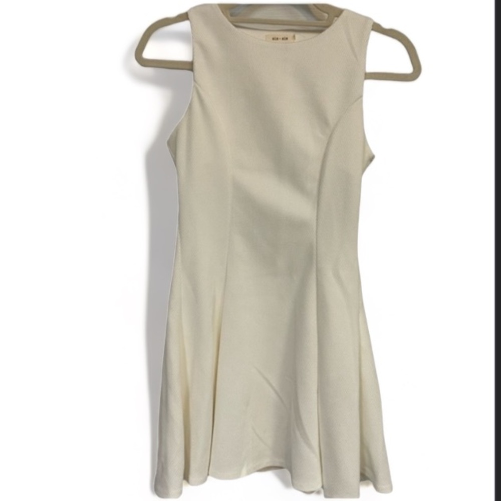 Sis Sis Cream Ladies Sleeveless Skater Dress | Side Zipper Size Medium EUC